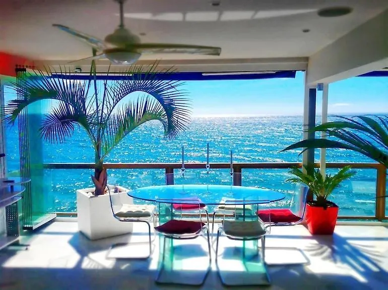 Malibu Beach Deluxe Wohnung Strandlage contacts